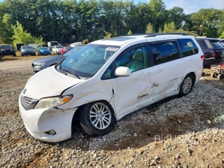 TOYOTA SIENNA XLE 8-PASSENGER