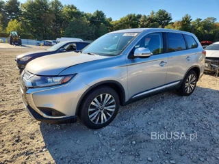 MITSUBISHI OUTLANDER SE