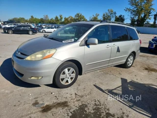TOYOTA SIENNA XLE 7 PASSENGER