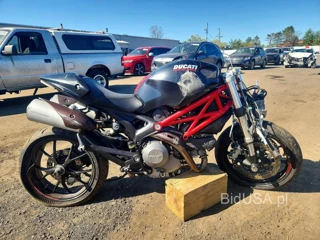 DUCATI MONSTER 796