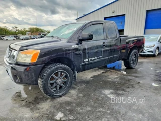 NISSAN TITAN SV