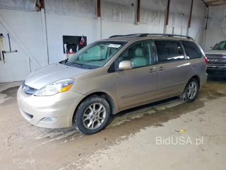 TOYOTA SIENNA XLE LIMITED 7 PASSENGER