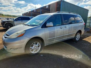 TOYOTA SIENNA XLE LIMITED 7 PASSENGER