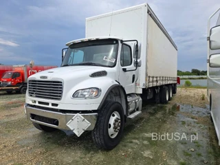 FREIGHTLINER M2