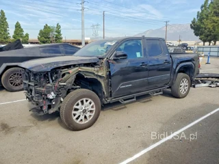 TOYOTA TACOMA SR5