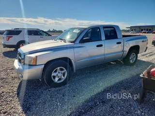 DODGE DAKOTA QUAD