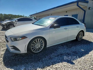 MERCEDES-BENZ A 220