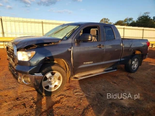 TOYOTA TUNDRA DOUBLE CAB SR5