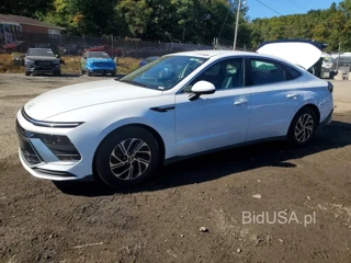 HYUNDAI SONATA HYBRID BLUE
