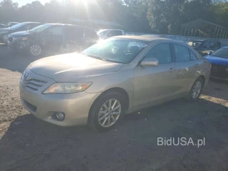 TOYOTA CAMRY XLE V6