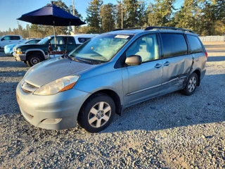 TOYOTA SIENNA LE 7 PASSENGER