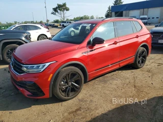 VOLKSWAGEN TIGUAN SE R-LINE BLACK