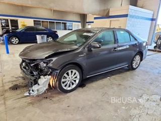 TOYOTA CAMRY HYBRID XLE