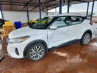 NISSAN KICKS SV