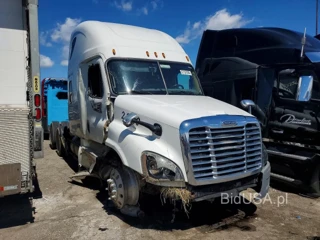 FREIGHTLINER CASCADIA 125 SLEEPER CAB"