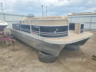 BOAT WTHOUT TRAILER