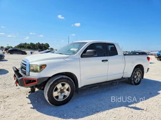 TOYOTA TUNDRA DOUBLE CAB SR5