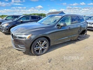 VOLVO XC60 T5 MOMENTUM