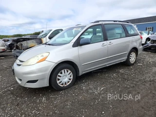 TOYOTA SIENNA CE 7-PASSENGER
