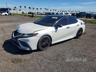 TOYOTA CAMRY XSE