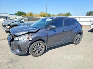 NISSAN KICKS SV
