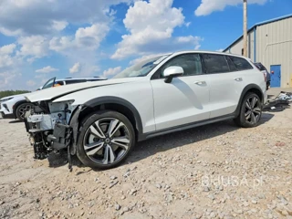 VOLVO V60 CROSS COUNTRY PLUS