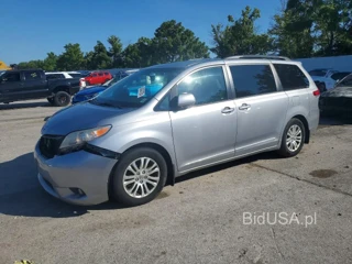 TOYOTA SIENNA XLE 8-PASSENGER
