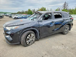 TOYOTA HIGHLANDER XLE
