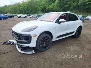 PORSCHE MACAN GTS
