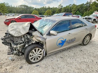 TOYOTA CAMRY HYBRID XLE