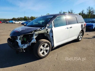 TOYOTA SIENNA LE