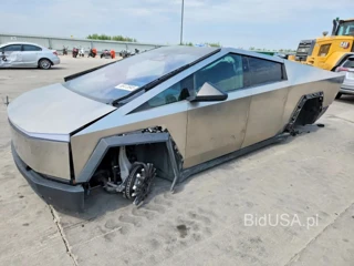 TESLA CYBERTRUCK