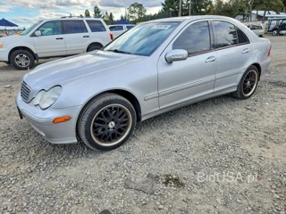 MERCEDES-BENZ C 320
