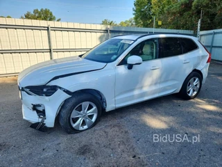 VOLVO XC60 B5 MOMENTUM