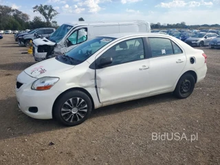 TOYOTA YARIS BASE