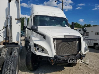 FREIGHTLINER CASCADIA 126