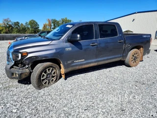 TOYOTA TUNDRA CREWMAX SR5