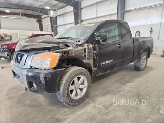 NISSAN TITAN SV