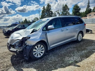 TOYOTA SIENNA XLE 7-PASSENGER
