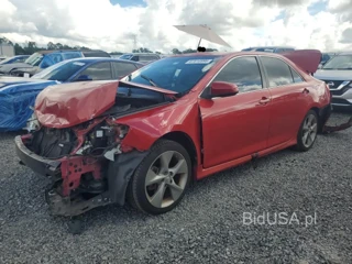 TOYOTA CAMRY SE V6