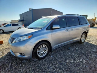 TOYOTA SIENNA XLE 8-PASSENGER