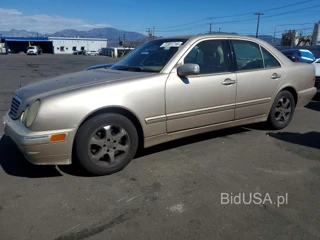 MERCEDES-BENZ E 320