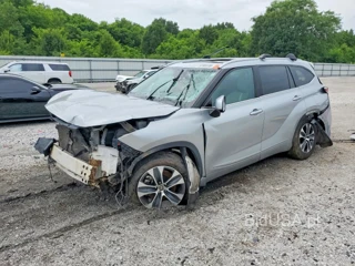 TOYOTA HIGHLANDER XLE