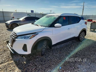 NISSAN KICKS SV