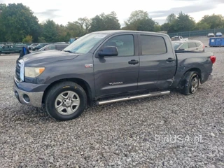 TOYOTA TUNDRA CREWMAX SR5