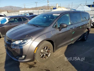 CHRYSLER PACIFICA TOURING PLUS