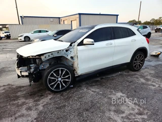MERCEDES-BENZ GLA 250 4MATIC