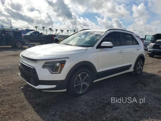 KIA NIRO LX