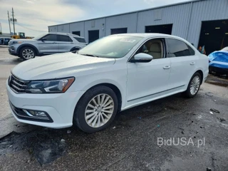 VOLKSWAGEN PASSAT SE