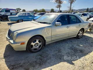 MERCEDES-BENZ E 320